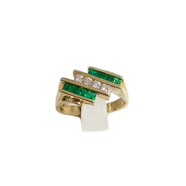 Women’s signet rings-14k Yellow Gold Emerald Ring