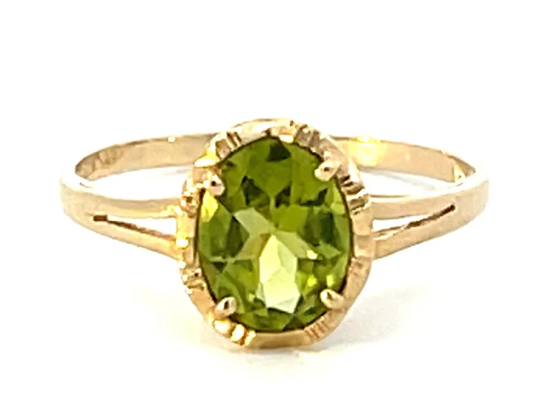 Women’s vintage rings with diamonds-Oval Peridot Ring in 14k Yellow Gold