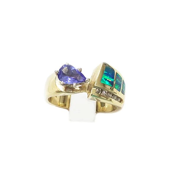 Women’s floral rings-14k Yellow Gold Tanzanite Ring