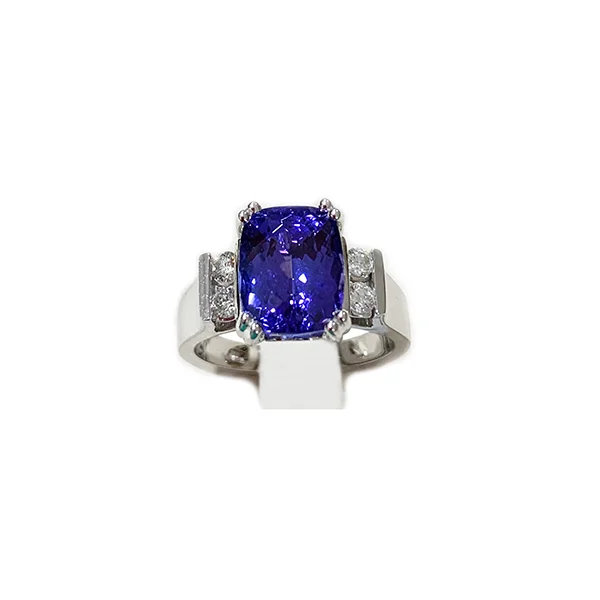 Women’s cocktail rings-14k White Gold Tanzanite Ring