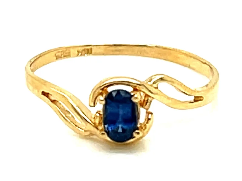 Women’s personalized engagement rings-Sapphire Ring in 14k Yellow Gold