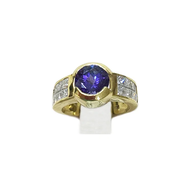 Women’s geometric rings-14k Yellow Gold Tanzanite Ring