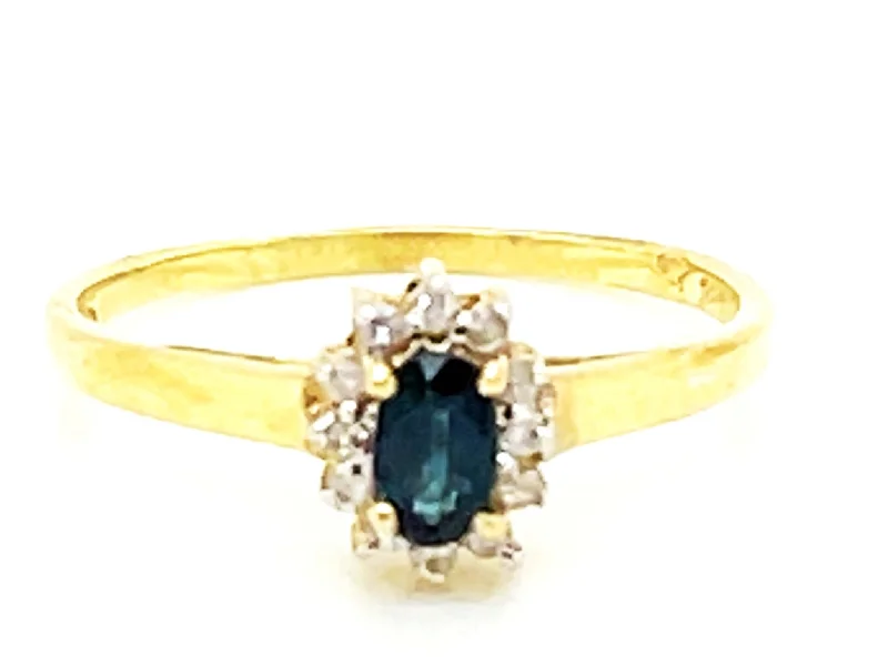 Women’s diamond fashion rings-Diamond Halo Sapphire Ring in 14k Yellow Gold