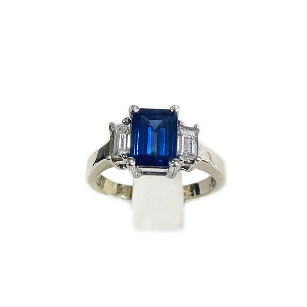 Women’s textured rings-14k White Gold Sapphire Ring