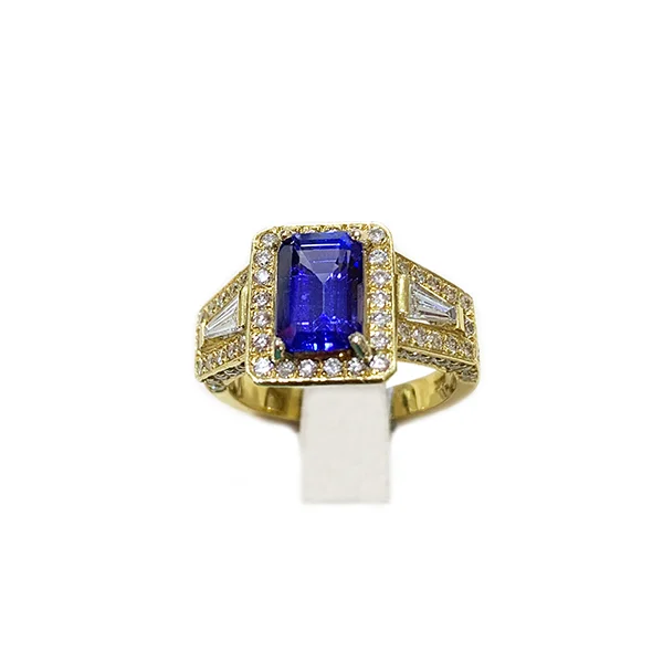 Women’s chunky rings-18k Yellow Gold Tanzanite Ring