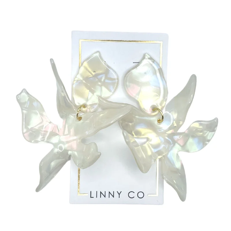 Women’s flower stud earrings-Linny Co | Flora Drop Earrings in Iridescent White