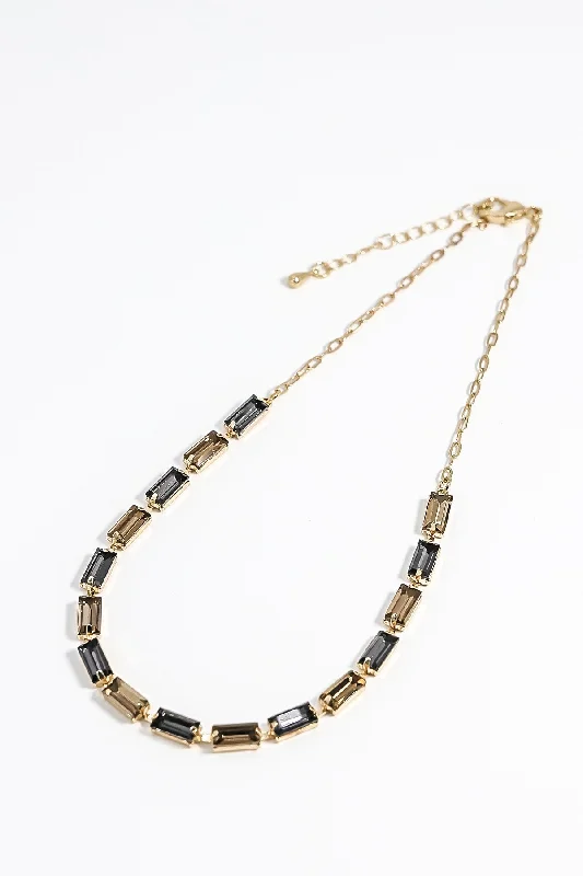 Women’s pearl necklaces-Black and Gold Necklace