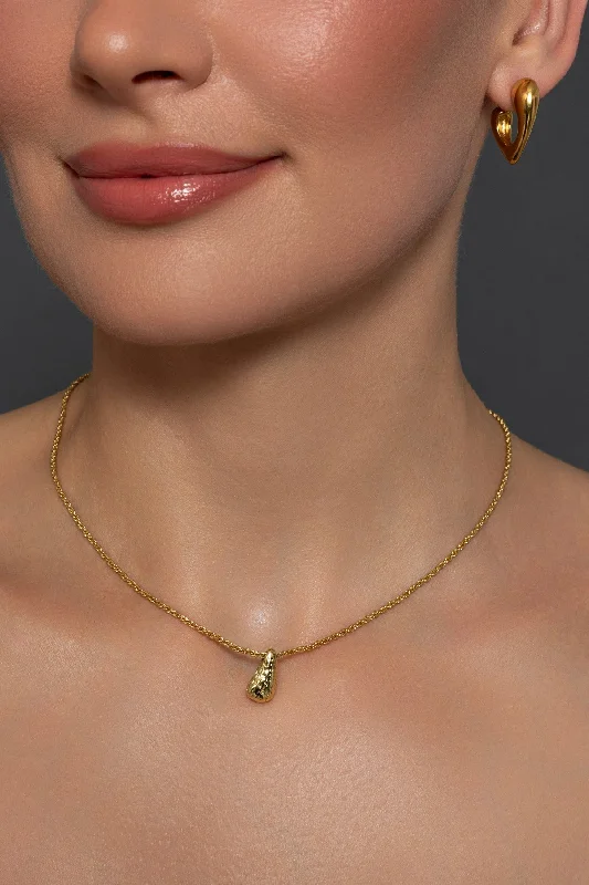 Women’s pearl drop necklaces-Gold Textured Pebble Pendant Necklace