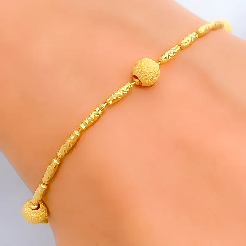 Women’s sparkle bracelets-Chic Sleek 22K Gold Bracelet