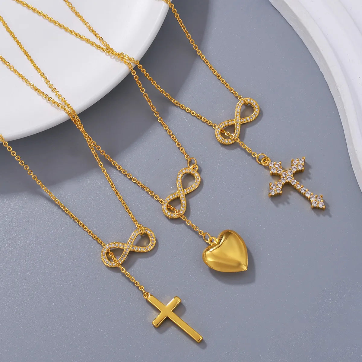 Women’s infinity pendant necklaces-Simple Style Cross Heart Shape Copper Plating Inlay Zircon 18k Gold Plated Pendant Necklace