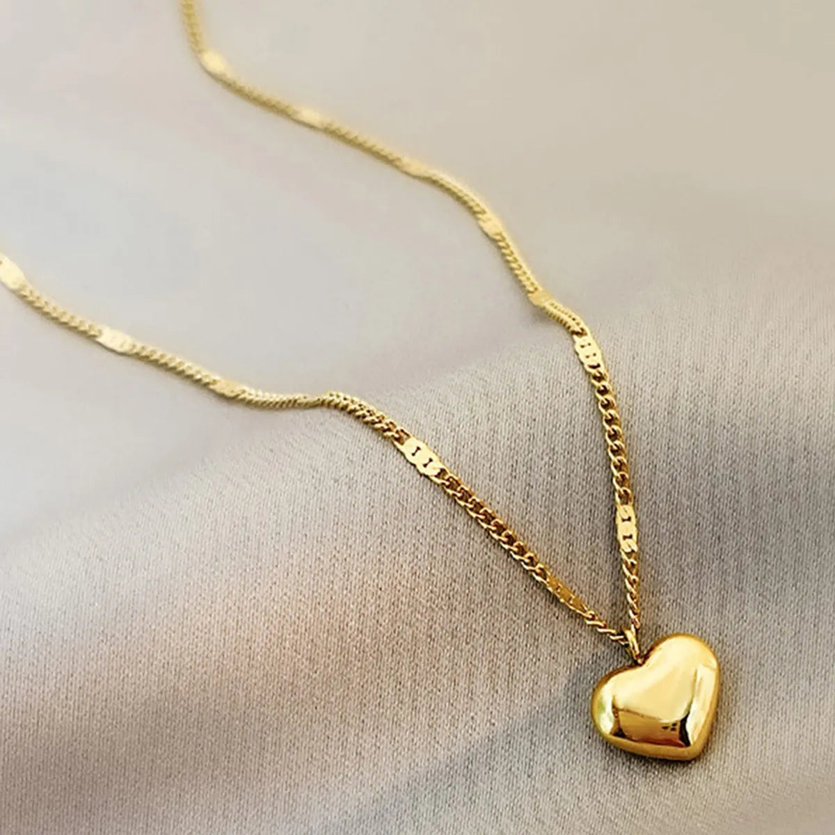 Women’s geometric pendant necklaces-Simple Style Classic Style Heart Shape Alloy Polishing Women's Pendant Necklace