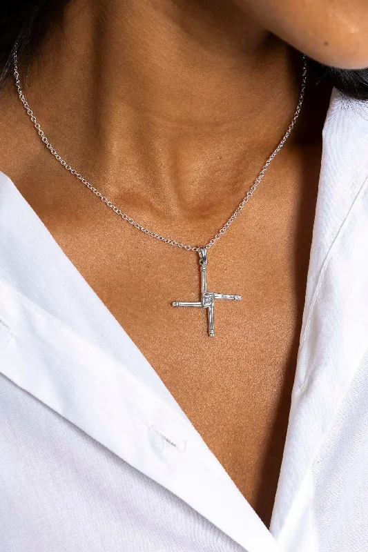 Women’s chunky necklaces-St. Brigids Cross in Silver