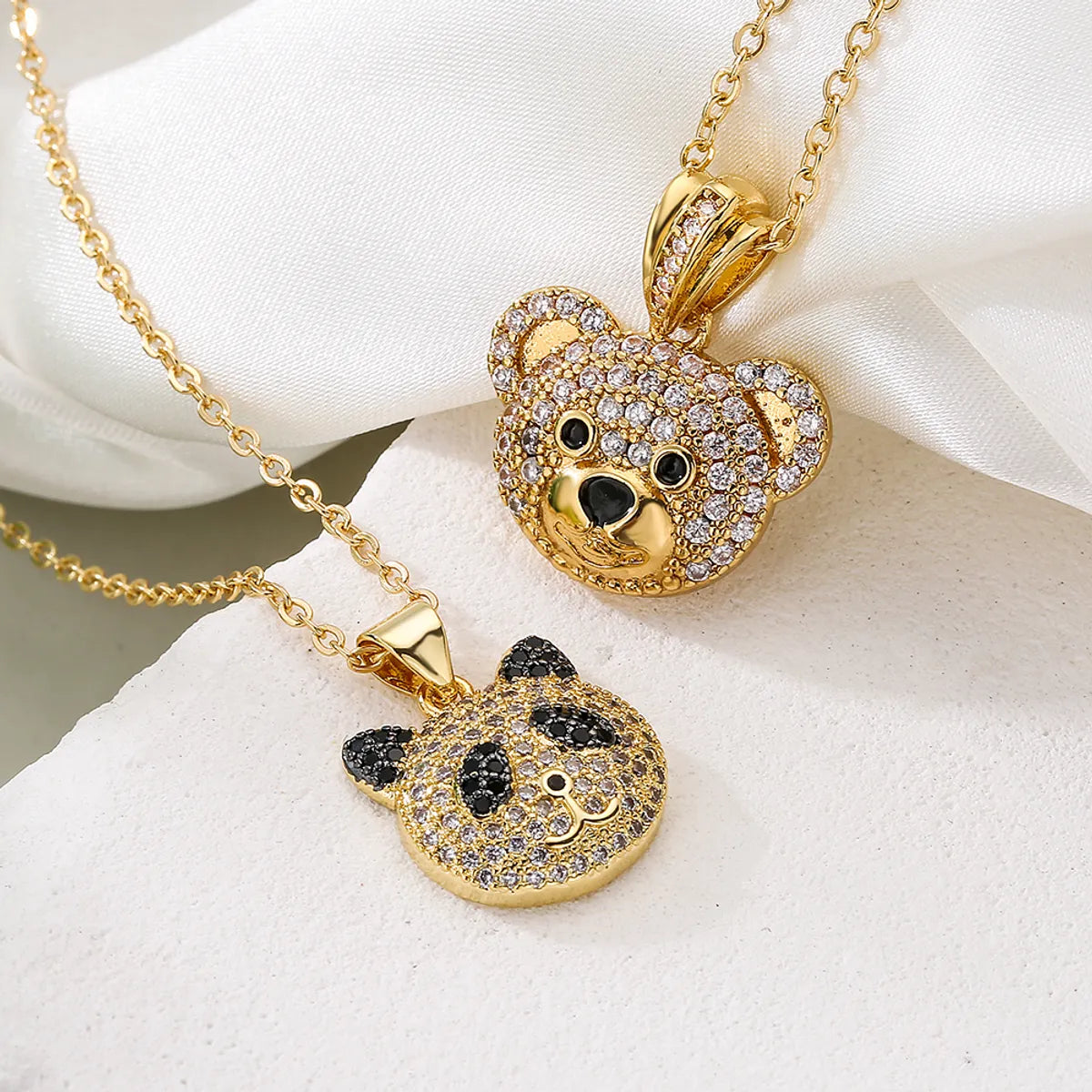 Women’s dazzling diamond necklaces-Retro Simple Style Panda Cat Copper Plating Inlay Zircon 18k Gold Plated Pendant Necklace