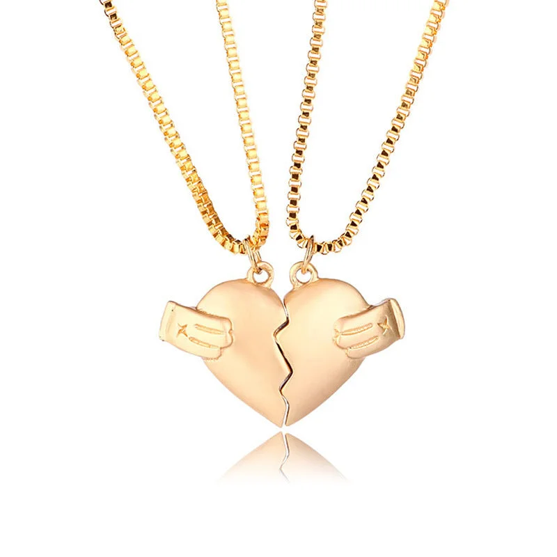 A Love Necklace Gold