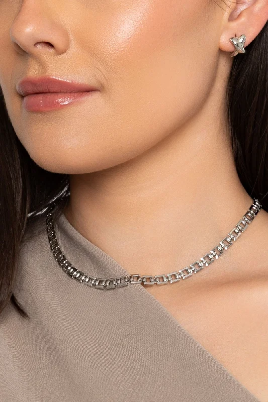 Women’s luxurious pearl necklaces-Kendra Silver Necklace