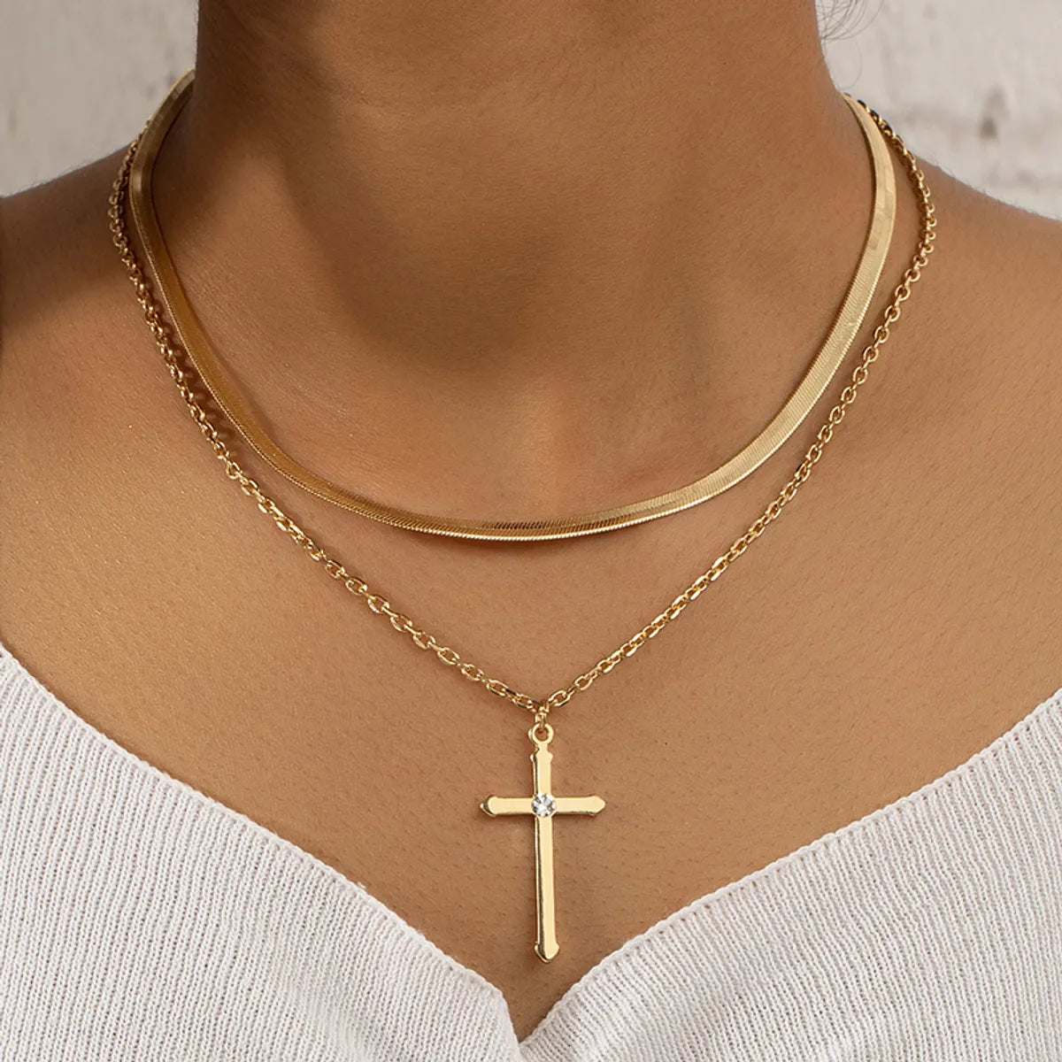 Women’s layered gold necklaces-Retro Lady Streetwear Cross 14k Gold Plated Artificial Rhinestones Alloy Wholesale Double Layer Necklaces