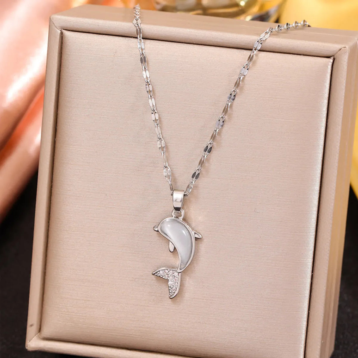 Women’s wedding necklaces-Sweet Simple Style Dolphin Copper Inlay Opal Zircon Pendant Necklace