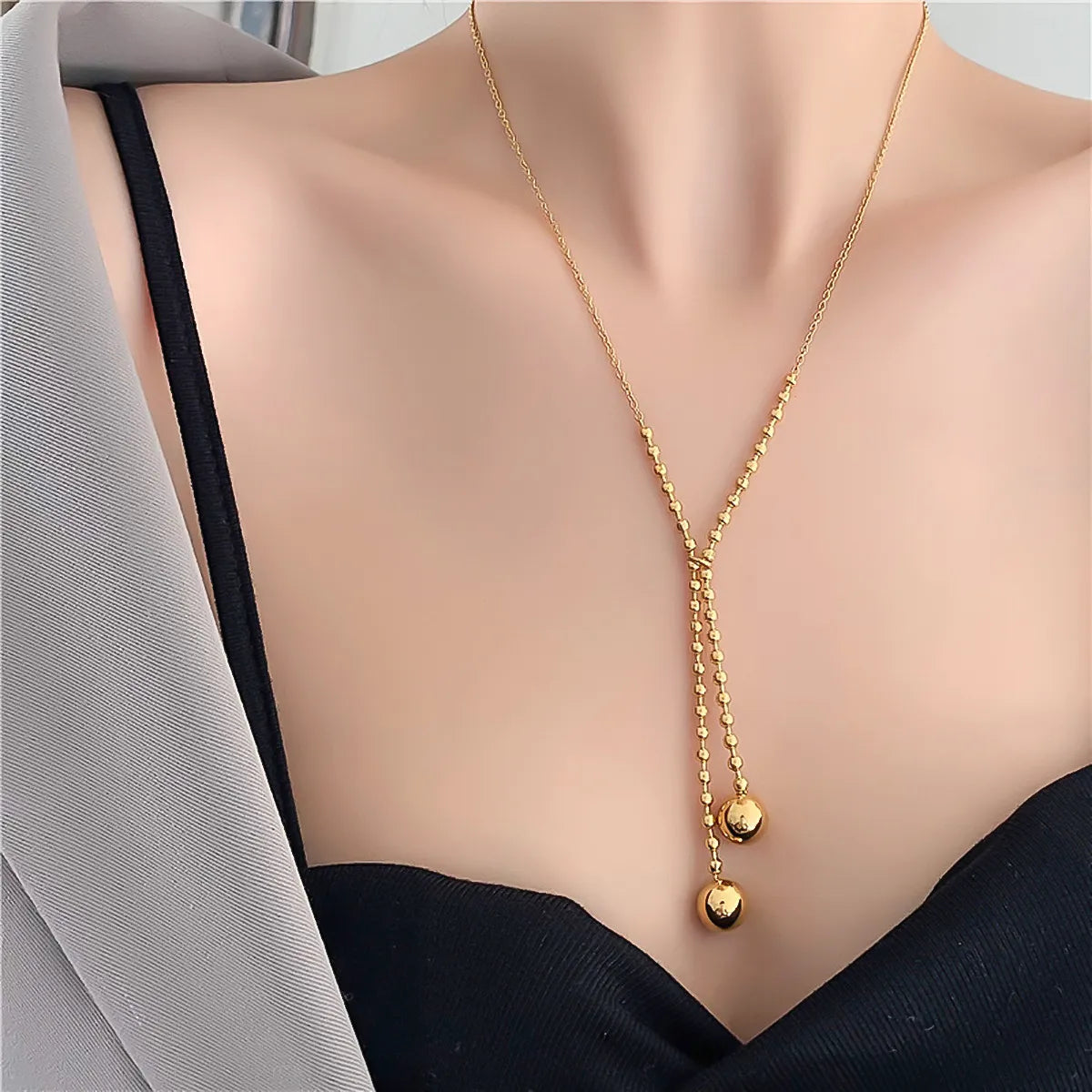 Women’s custom necklaces-Modern Style Korean Style Round Dots Titanium Steel Plating 18k Gold Plated Pendant Necklace