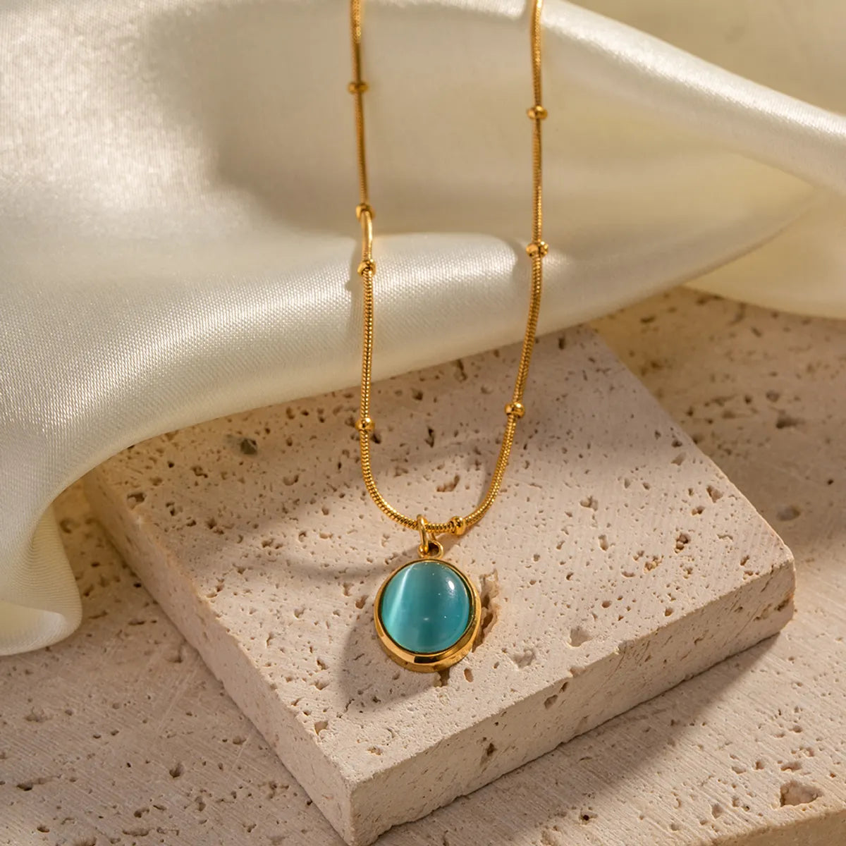 Women’s custom pendant necklaces-Elegant Round Stainless Steel Inlay Opal 18k Gold Plated Pendant Necklace