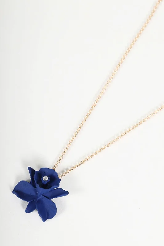 Women’s bar necklaces-Navy Flower Pendant Necklace