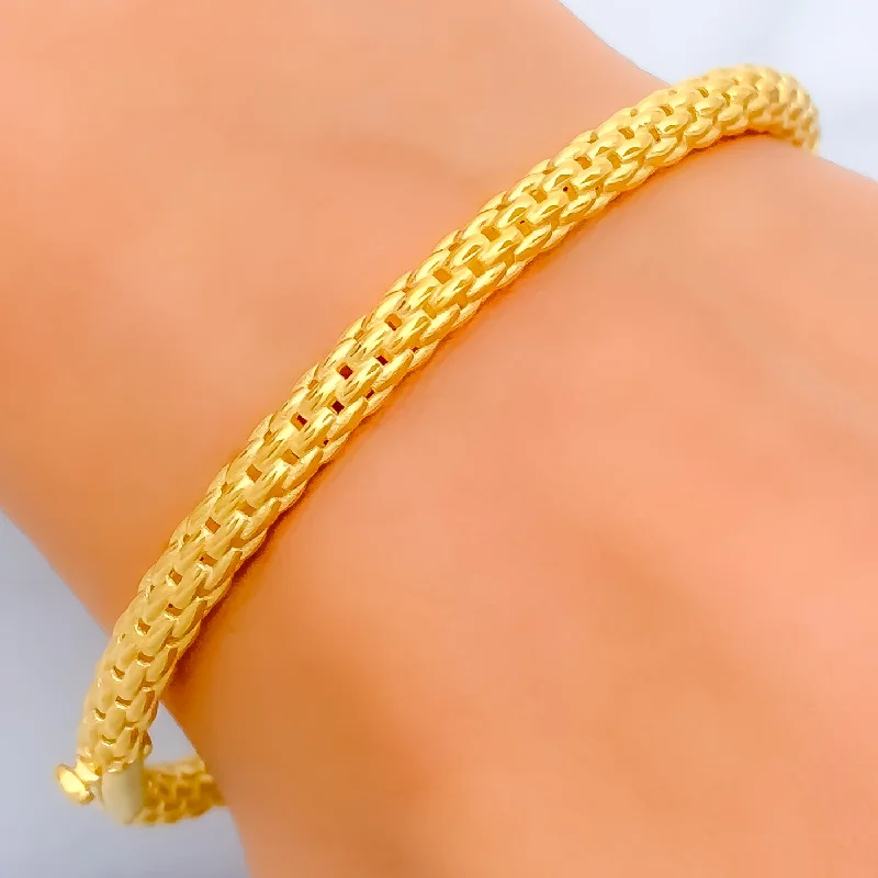 Women’s friendship bracelets-Tasteful Attractive 22k Gold Bangle Bracelet